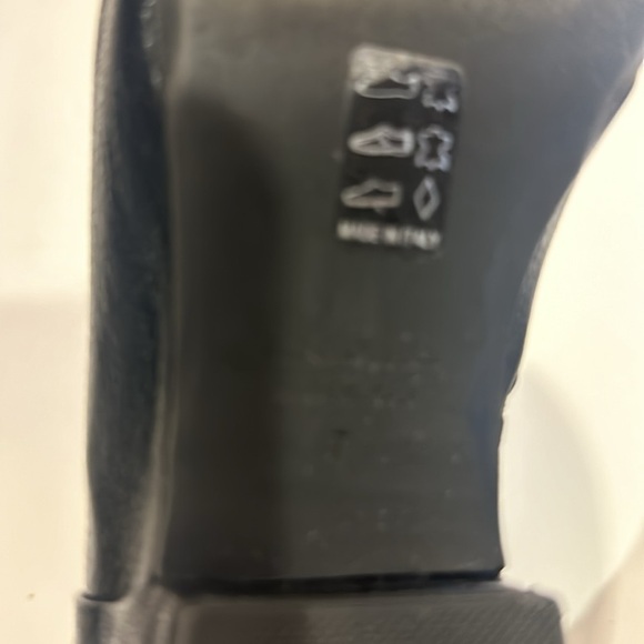 Aquatalia Ulysses made in Italy ankle black leather pebbled booties side zipper - Picture 9 of 15